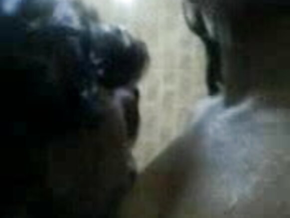 मदरासी में सेक्सी मूवी के लिए एक जोड़ी