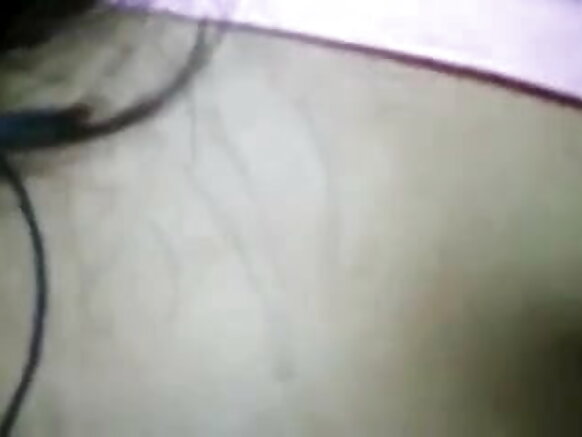 उत्तर भारत से हॉट लड़की मुखमैथुन के बाद अपने बॉस के मुर्गा पर सवार हो रही है