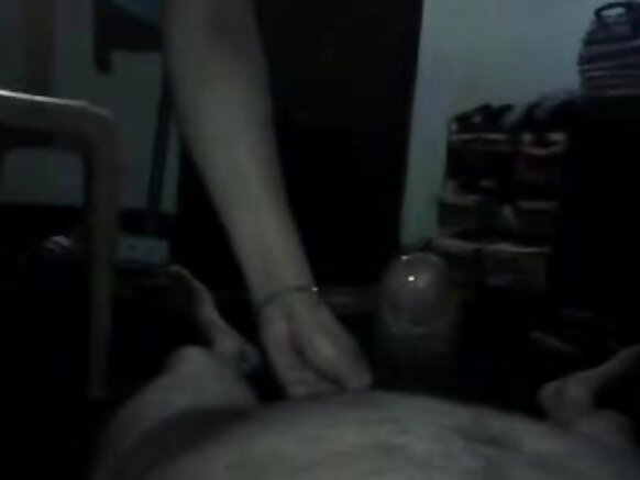 देसी पति का सेक्सी मूवी शो और बीवी पति मस्ती कर रही है