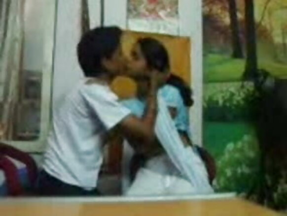 BF पकड़ा लडकिया चूसने लंड और सेक्सी बूब्स अंग्रेजी में