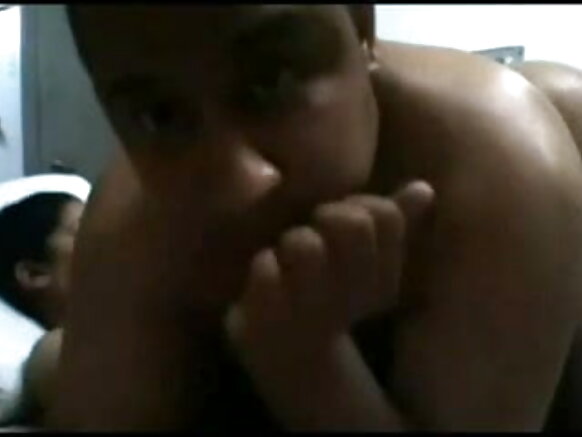 सेक्सी नीला भारतीय जोड़ा लाइव कैमरा पर भावुक रूप से चुंबन - एक जोड़े के लिए साँझ द्वारा