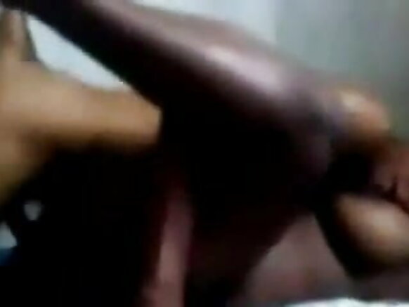 बड़े स्तन वाली चाची गड़बड़ हिंदी में लंबे सेक्सी मुर्गा के साथ