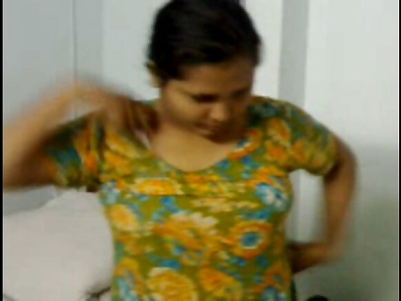 मैं देशी सुंदर लड़की देसी अंग्रेजी में स्नान के बाद सेक्सी