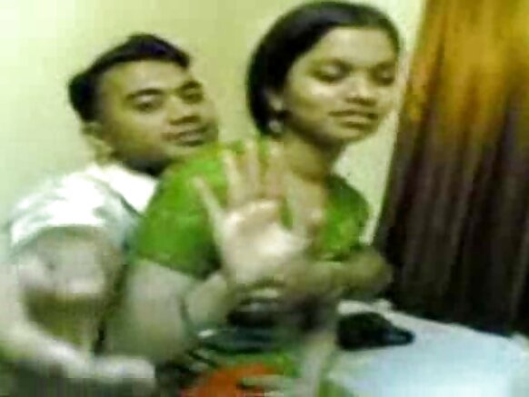 भारतीय जोड़ा नया साल का हॉट वीडियो - सेक्सी हिन्दी मूवी ओपन बाय साँझ