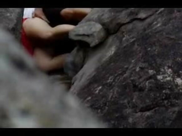 गोवा बीच चट्टानों के पीछे छिपी सेक्सी मूवी हिंदी बीच सेक्सी चट्टानों के पीछे छिपी हुई