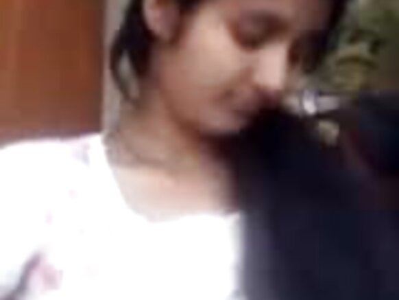 मोर प्रेमिका एक अविश्वसनीय रूप से मोबाइल शरीर देत है ....0003