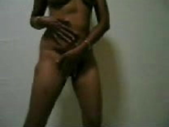 नंगी बीवी नाच रही सेक्सी हिंदी मूवी