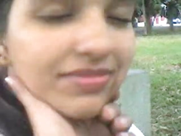 पार्क मा सेक्सी वीडियो लामार पार्किंग पार्किंग मा आनंद लेत अहैं