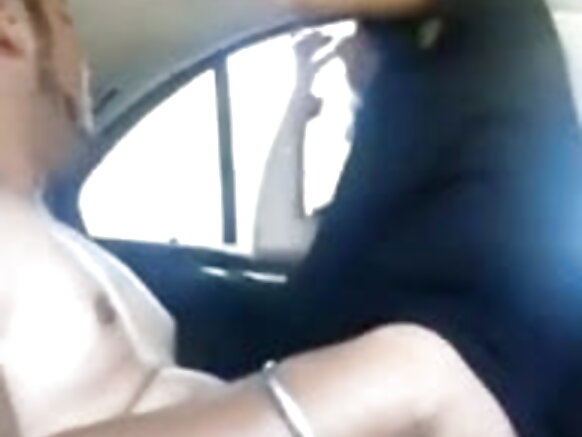 पंजाबी सिख अमेरिकी जोड़ा नीला एक्सएक्सएक्स चुदाई कार में चुदाई