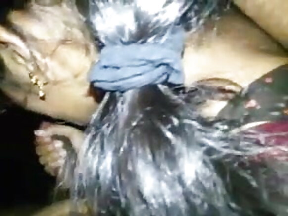 नव शादीशुदा पड़ोसी मेरा लंड चूस रहा है