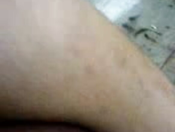 लाल सलवार लड़की का सेक्सी मूवी न्यू अंग्रेजी लड़की दिखा रही है