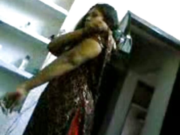 सेक्सी नीली छवि देसी बदल रही है