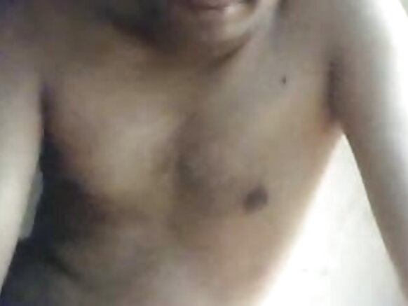 भारतीय गर्लफ्रेंड मुझे मुखमैथुन देती मुखमैथुन देती है