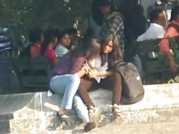 भारत देशी समलैंगिक हिंदी सेक्सी नीली हिंदी चुंबन सार्वजनिक रूप से