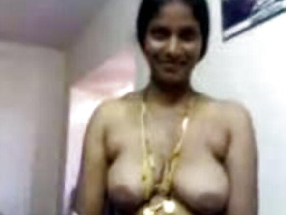 आंटी तेलुगु डेल साउथर्न इंडिया अपने सेक्सी इमेज दिखाती है स्तन अपने मुवक्किल के लिए अंग्रेजी चाहती है