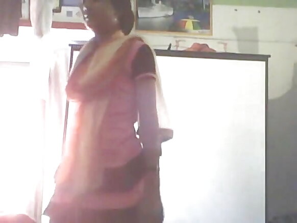 22 सुंदर अऊर सेक्सी मूवी प्रोग्राम स्तन सुंदर स्तन अपने प्रेमी द्वारा दबाए गए