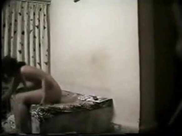 देसी इंडियो विवाहित भारतीय जोड़ा देख रहे हैं विवाहित सेक्स वीडियो