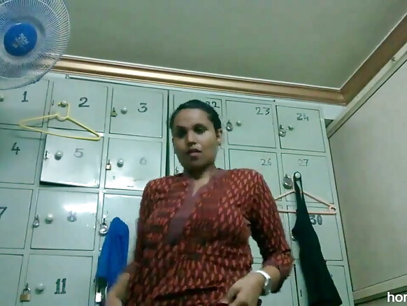 भरत नेना सेक्स लिली नग्न कपड़े बदलने के बाद