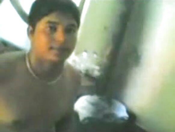 बड़े स्तन के पुट्टो एमआईएलएफ बहुत सेक्सी में त्रिगुट है