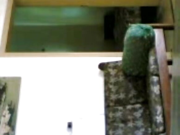 लड़की सचमुच हार्ड मोबाइल पाने के लिए खेल रही है, मेरा मतलब बहुत हार्ड एक हिंदी हिंदी इमेज है।