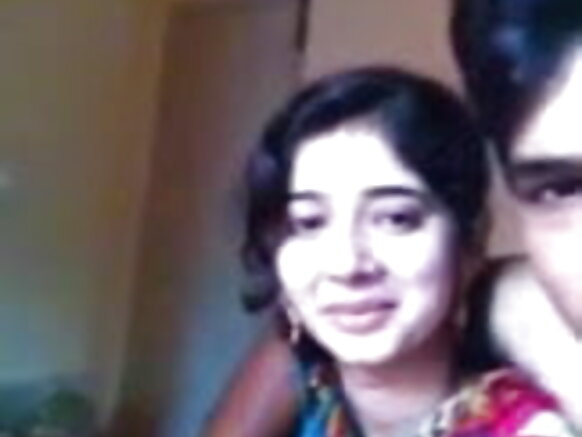 सुपर हॉट सुंदर प्रेमिका चुंबन सेक्स वीडियो सेक्सी मूवी एन चुंबन चुंबन और स्तन दबाव