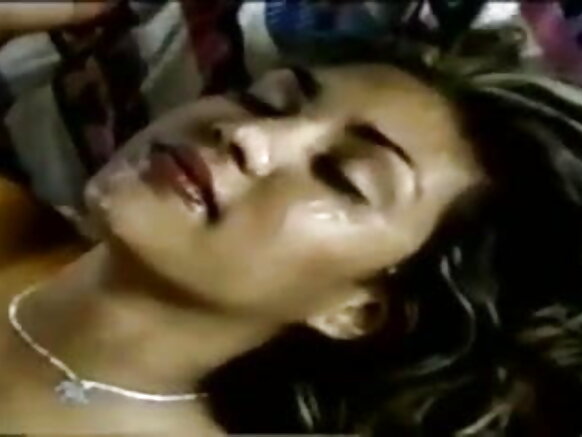 सेक्सी भारतीय वेश्या सेक्स कर रही है नीली फिल्म अंग्रेजी सेक्सी बेडरूम में सेक्स कर रही है - कु