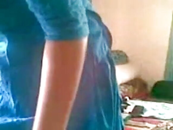 पंजाबी लड़की का सेक्सी और गंदा इमेज नहाते और लड़की के कपड़े पहनते हुए कैद