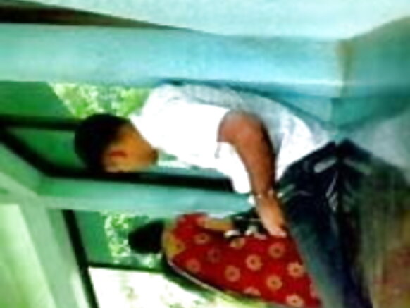 मुस्लिम बांग्लादेशी फरजाना अपने प्रेमी को चुपके से चुदाई करती है