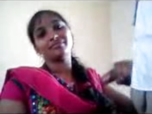 लड़की कक्षा में मुँह में लण्ड लेती है, साउथ इंडियन मूवी अंग्रेजी में