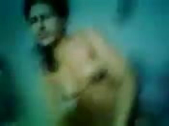 एक सेक्सी फिल्म में पहली बार सेक्स करत समलैंगिक किशोर