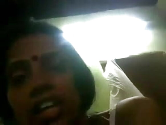 देसी बीवी पति के दोस्त को भूसा दे रही मोबाइल मुखमैथुन और सेक्सी वीडियो मूवी