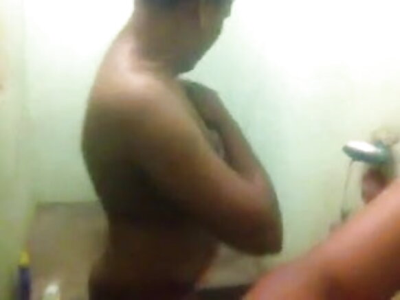 बंगला deswargonzado भाभी मुंडा और अजय देवगन सेक्सी युवा बंगला मूवी अपने जीजा के साथ नहाते हुए