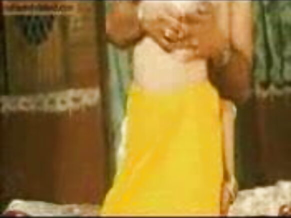 सेक्सी हिंदी इंडियन वीडियो hd मूवी जबरदस्त बूब्स आंटी