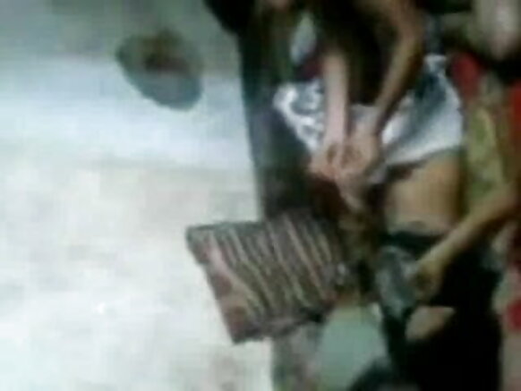 हॉट भारतीय लड़की धूम्रपान, कमबख्त अपने संचिका प्रेमी के साथ नई मूवी