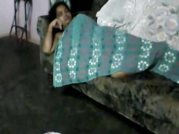 चाची चुदाई करत है प्रेमी के साथ हिंदी सेक्सी मूवी