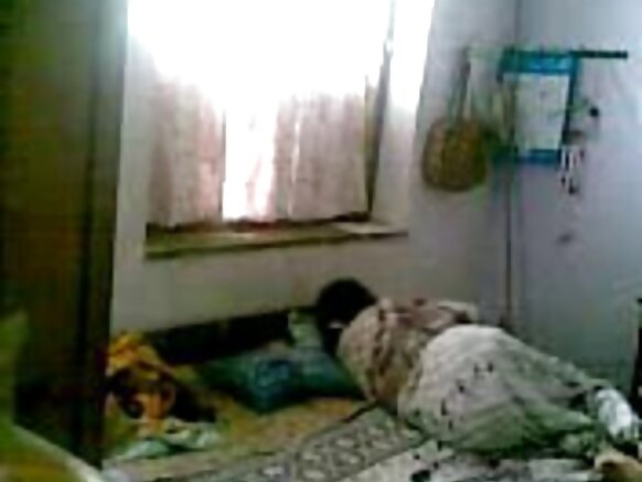 बंगला देसी बीवी फेंक रही गोज़ अकेले में अंग्रेजी घर में सेक्सी मूवी hd 54