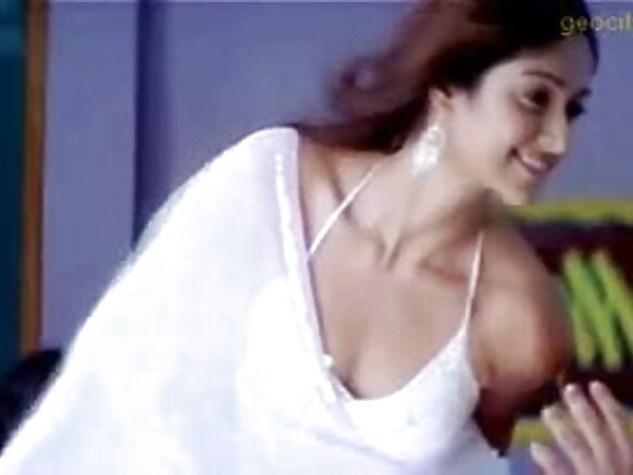 इलियाना सेक्सी अभिनेत्री अंग्रेजी फुल एचडी वीडियो एक शिक्षक के रूप में