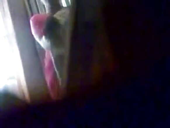 बड़ा बांग्लादेशी हिंदी नीला सेक्सी नीला भूलभुलैया मजा ले रहा है