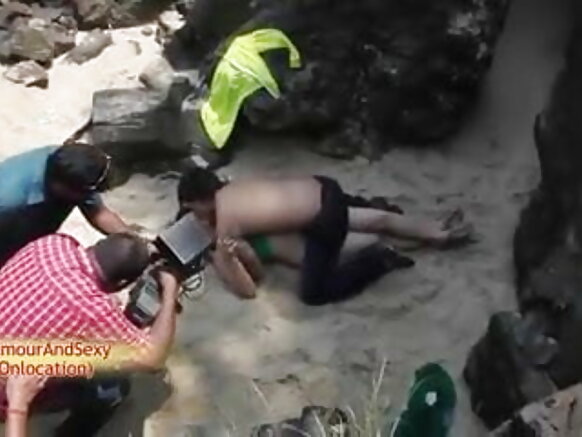 हॉट इंडियन बी ग्रेड सेक्स देसी सेक्सी मूवी चाहिए