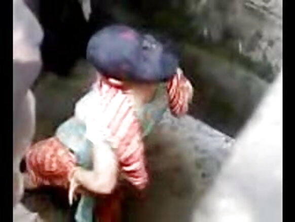 खूबसूरत मोबाइल लड़कियाँ खूबसूरत स्तन के साथ आउटडोर में नहावत वीडियो सेक्सी वीडियो एक पड़ोसी द्वारा फोटो