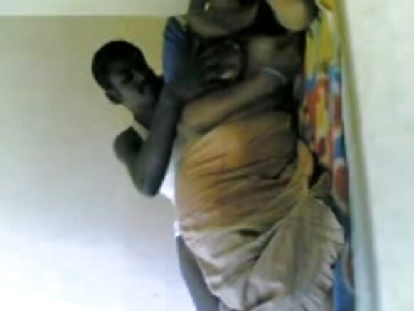 दक्षिण भारत के एक गाँव के नए जोड़े अपने सेक्स का रिकॉर्ड