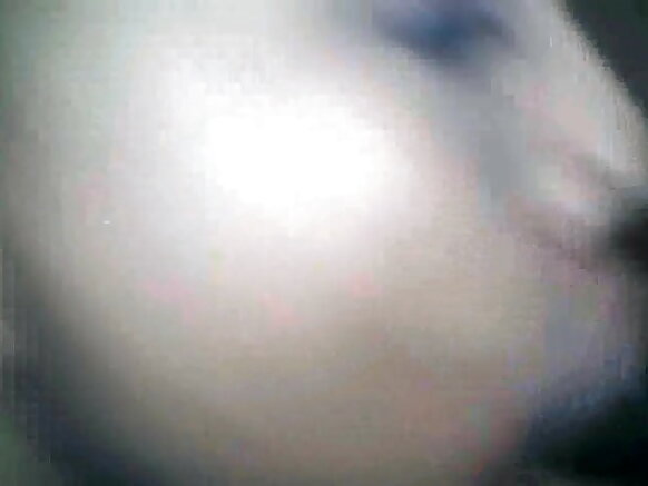 देसी औरत चूसती है और चाटती है देसी बीएफ का लंड देखने के लिए लड़ाई सेक्सी मूवी