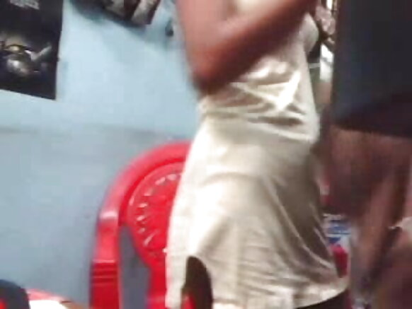 एक पुरानी भोजपुरी सेक्सी मूवी पुरानी द्वारा देसी लड़की को चुदाई