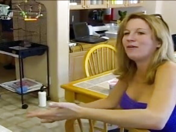 एशियाई लिंग पश्चिमी लिंग से बहुत छोटा है: पश्चिमी गोरा एस्कॉर्ट