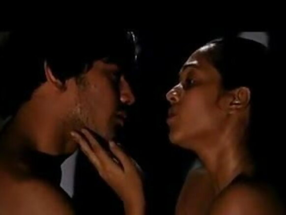 न माँ और सेक्सी बेटा नंगा