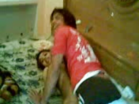 दोस्तन का जानवरन के बारे मा एक सेक्सी मूवी देखै का चाही।