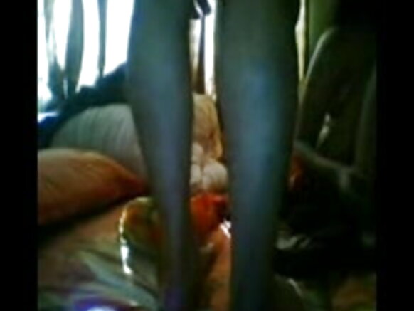 देसी जोड़ा बेडरूम में सेक्स कर रहा है सेक्सी मूवी hd