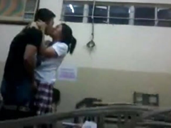 सेक्सी स्कूल घड़ी मजेदार 3 मज़ा