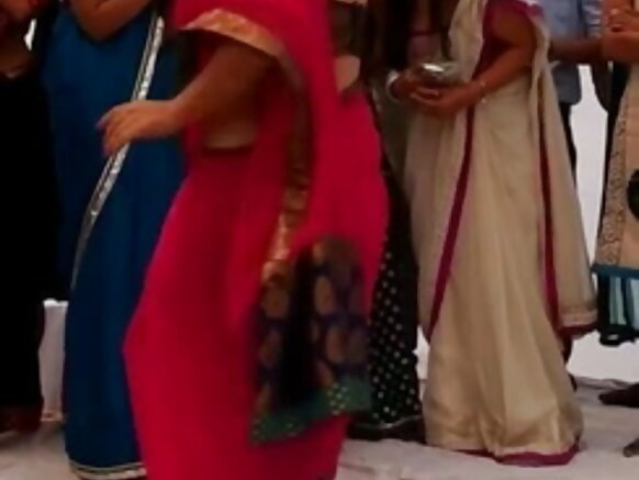 सेक्सी छवियन के साथे नाचत हॉट विश्वविद्यालय लड़कियन के एक सुंदर वीडियो मा गैर-नग्न लड़कियन का देखावा।