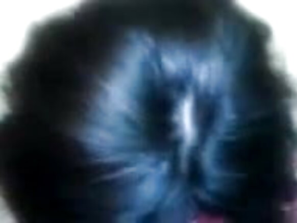 एक सेक्सी मूवी वीडियो में अपने दोस्त के ड्रेस के नीचे ड्रेस बदल रही लड़की